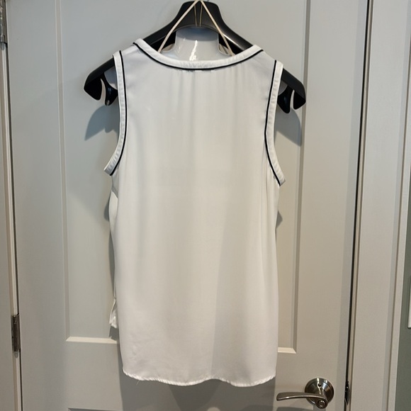 Top - Picture 4 of 6